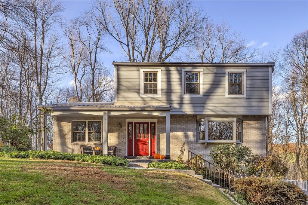 4099 Lee Manor Dr, Hampton, PA 15101