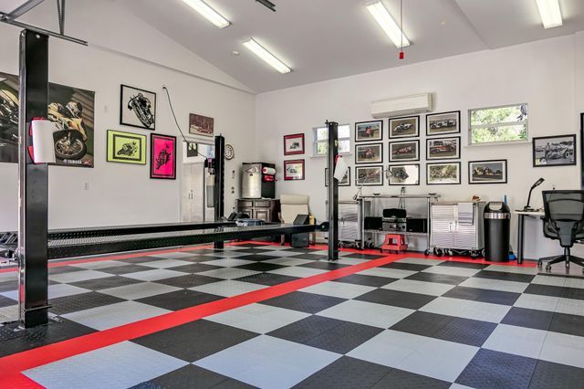 2490 NW Lakeridge Drive, Palm City, FL 34990