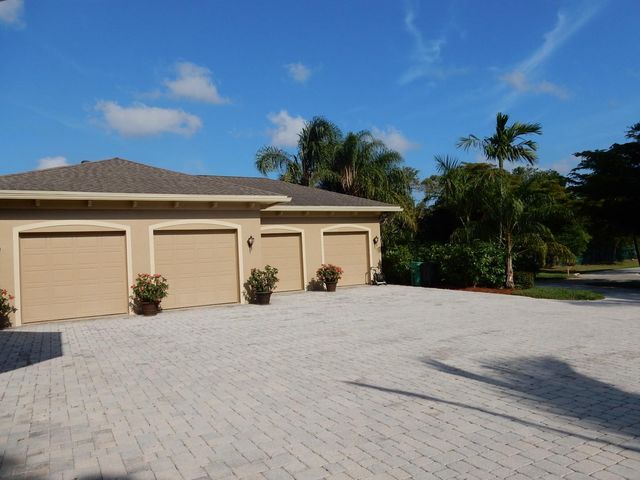 2490 NW Lakeridge Drive, Palm City, FL 34990