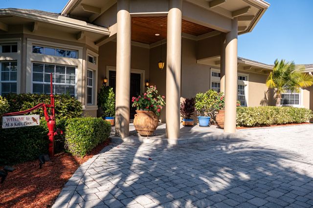 2490 NW Lakeridge Drive, Palm City, FL 34990