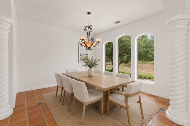 4922 Hidden Creek LN, Spicewood, TX 78669