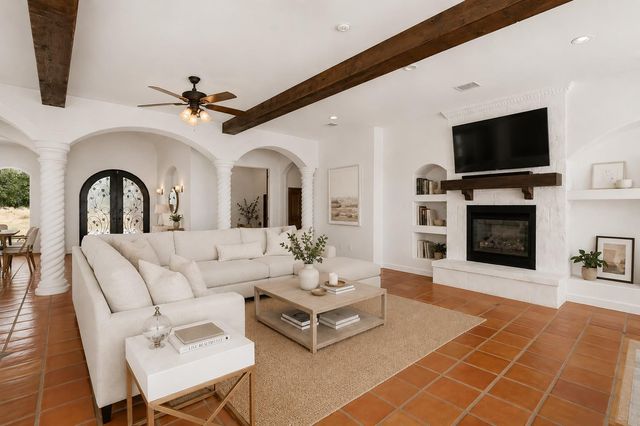 4922 Hidden Creek LN, Spicewood, TX 78669