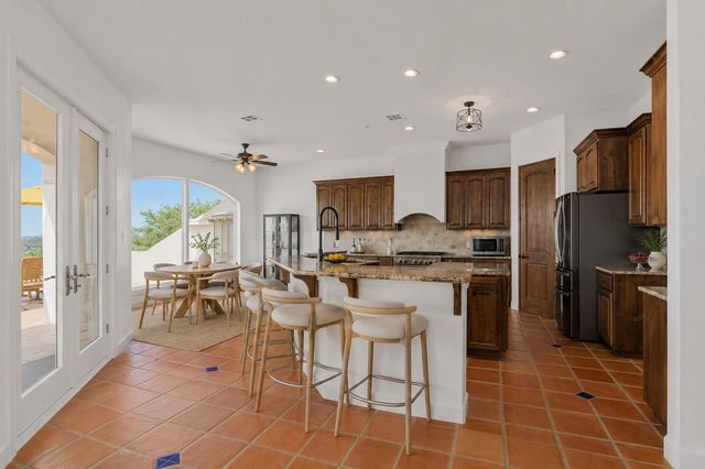 4922 Hidden Creek LN, Spicewood, TX 78669