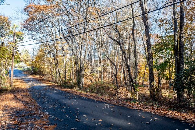 45 Cook Road, Cumberland, RI 02864