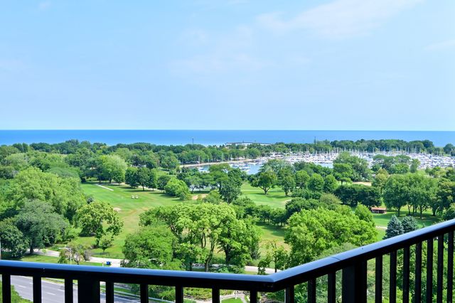 4170 N Marine Drive 17D, Chicago, IL 60613