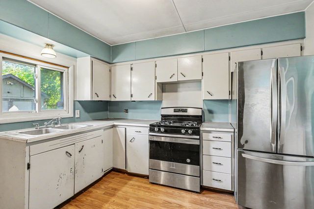 3104 N Van Buren Street, Bay City, MI 48708