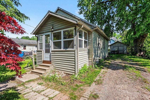 3104 N Van Buren Street, Bay City, MI 48708