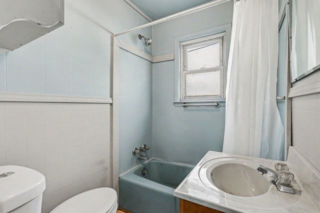 3104 N Van Buren Street, Bay City, MI 48708