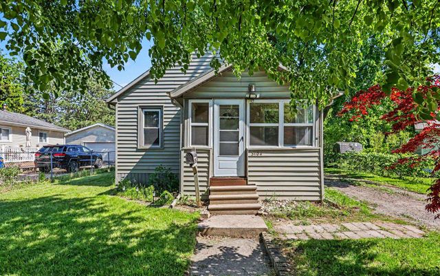3104 N Van Buren Street, Bay City, MI 48708