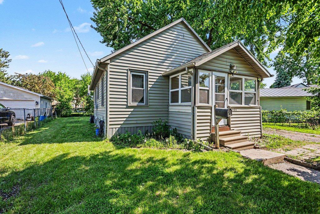 3104 N Van Buren Street, Bay City, MI 48708