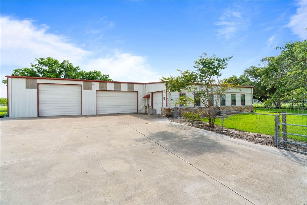 2570 County Road 2028, Aransas Pass, TX 78336 — photo 2