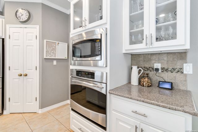 21927 PARK VIEW DR, Garden Ridge, TX 78266
