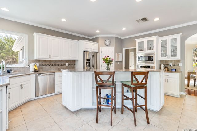 21927 PARK VIEW DR, Garden Ridge, TX 78266