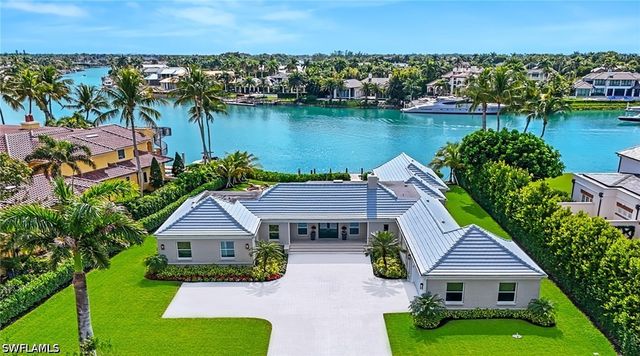 440 Kings Town DR, Naples, FL 34102