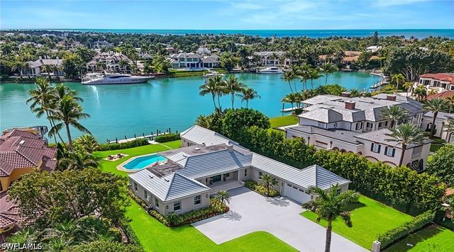 440 Kings Town DR, Naples, FL 34102