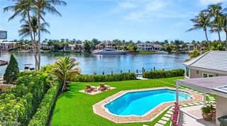 440 Kings Town DR, Naples, FL 34102
