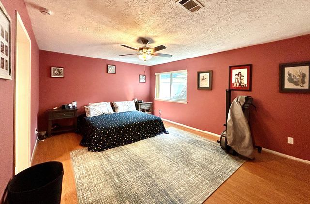 16446 Brookvilla Drive, Houston, TX 77059