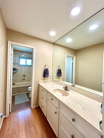16446 Brookvilla Drive, Houston, TX 77059