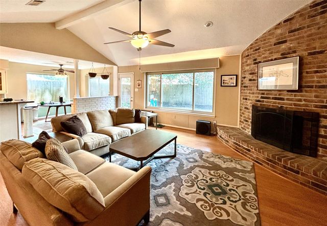 16446 Brookvilla Drive, Houston, TX 77059