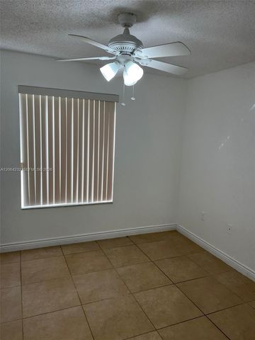 6740 NW 175th Ln N-20, Hialeah, FL 33015