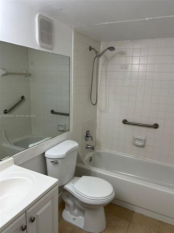 6740 NW 175th Ln N-20, Hialeah, FL 33015