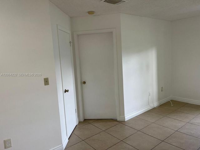 6740 NW 175th Ln N-20, Hialeah, FL 33015