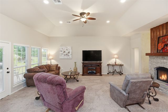 5617 E 188th Street S, Bixby, OK 74008