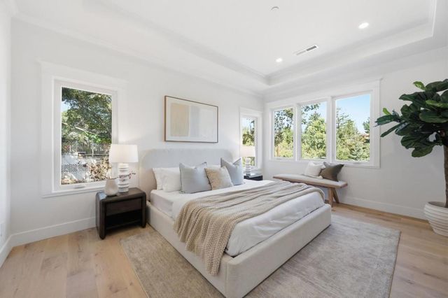 608 Lakeview Way, Redwood City, CA 94062