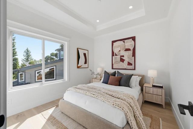 608 Lakeview Way, Redwood City, CA 94062