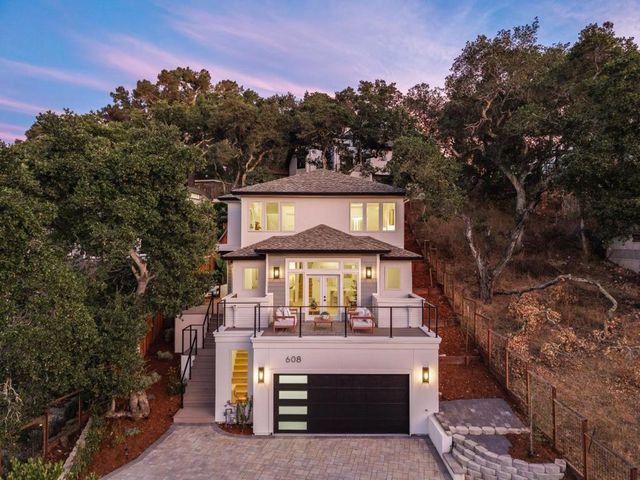 608 Lakeview Way, Redwood City, CA 94062