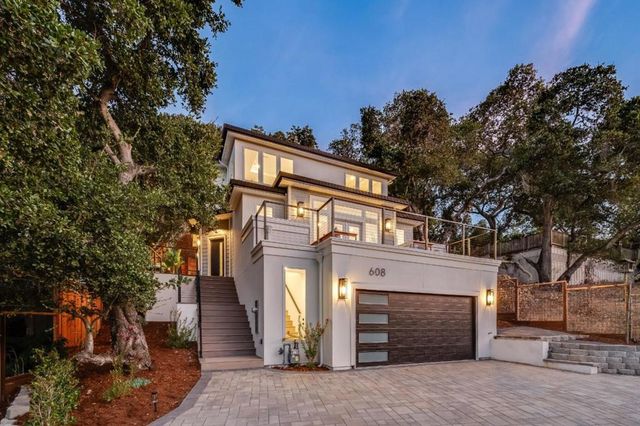 608 Lakeview Way, Redwood City, CA 94062