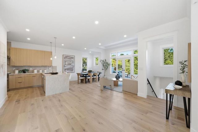 608 Lakeview Way, Redwood City, CA 94062