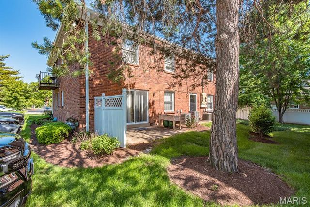 636 Candleberry Court C, St Louis, MO 63122