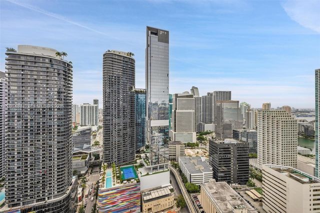 1000 Brickell Plz 3914, Miami, FL 33131