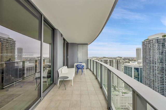 1000 Brickell Plz 3914, Miami, FL 33131