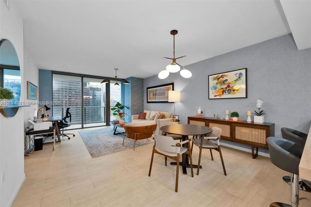 1000 Brickell Plz 3914, Miami, FL 33131