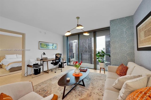 1000 Brickell Plz 3914, Miami, FL 33131