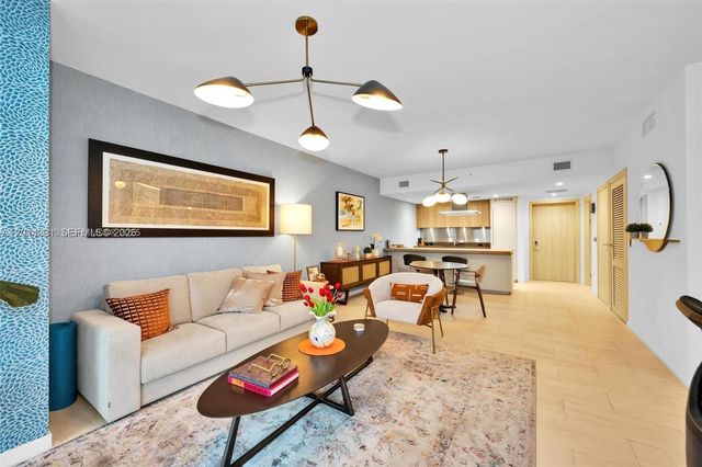 1000 Brickell Plz 3914, Miami, FL 33131