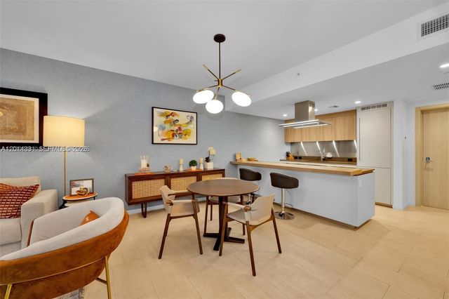 1000 Brickell Plz 3914, Miami, FL 33131