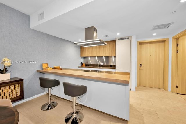 1000 Brickell Plz 3914, Miami, FL 33131