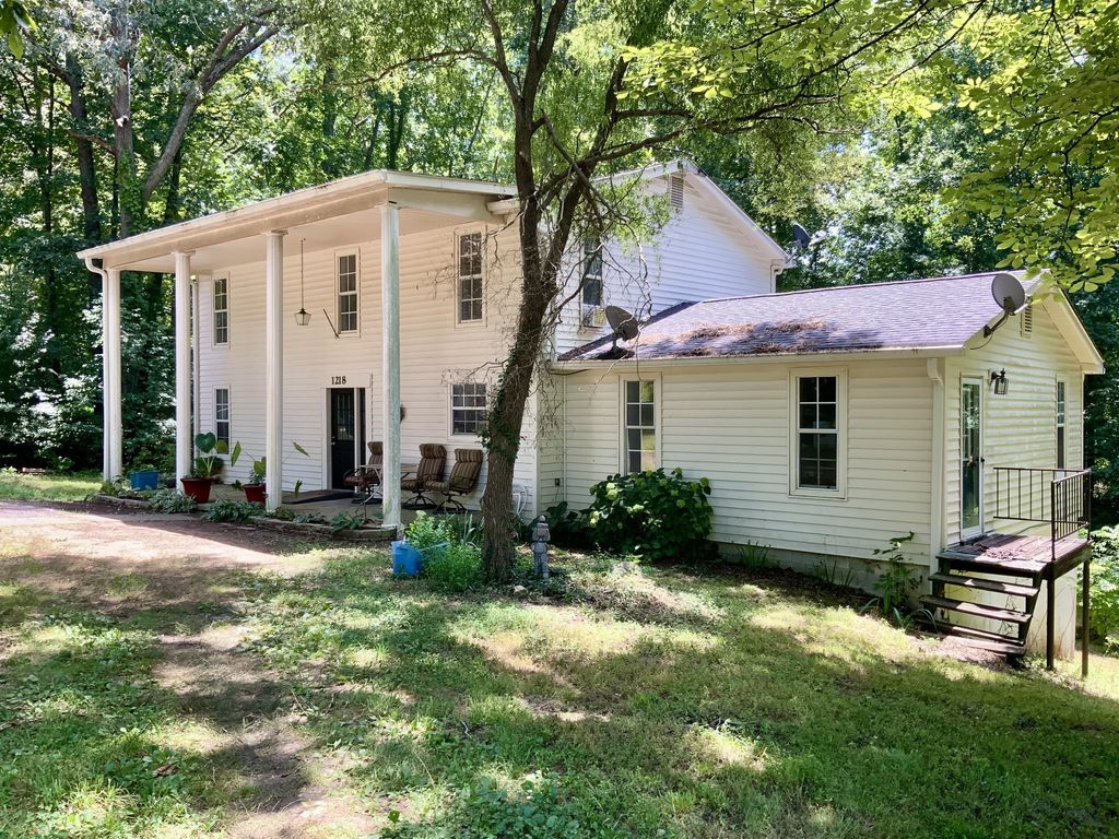 1218 Spring St, Dover, TN 37058
