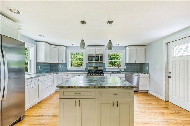 145 Plymouth St, Carver, MA 02330
