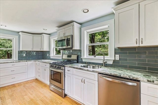 145 Plymouth St, Carver, MA 02330