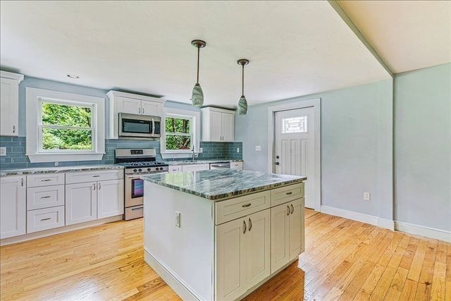 145 Plymouth St, Carver, MA 02330