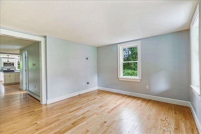 145 Plymouth St, Carver, MA 02330