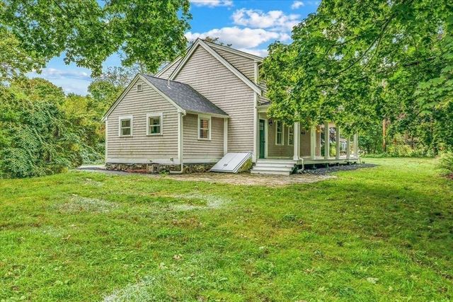 145 Plymouth St, Carver, MA 02330