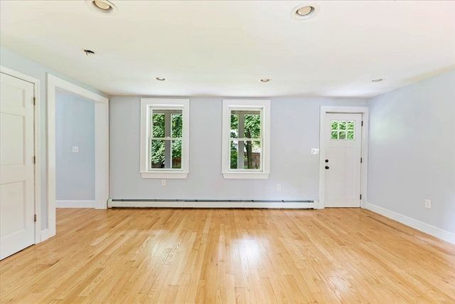 145 Plymouth St, Carver, MA 02330