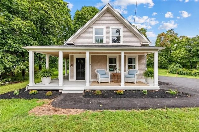 145 Plymouth St, Carver, MA 02330