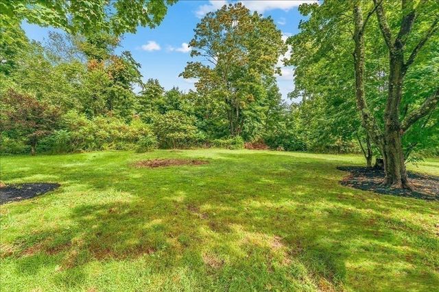 145 Plymouth St, Carver, MA 02330