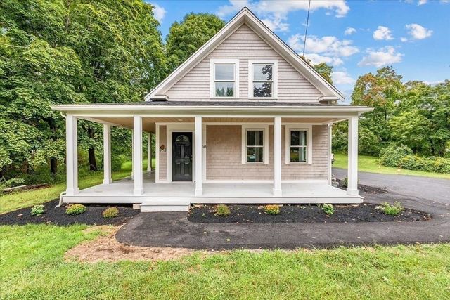 145 Plymouth St, Carver, MA 02330